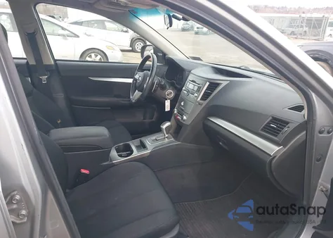 2010 Subaru Legacy 2.5I Premium z USA, uszkodzony, nr VIN 4S3BMBE65A3230493